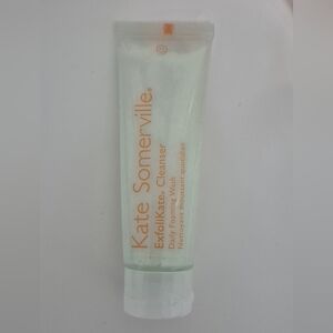 ExfoliKate® Cleanser Daily Foaming Wash - Kate Somerville